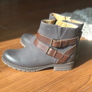 Short brown boots with cute buckle detail